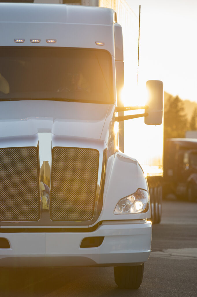 St. Louis Jackknife Truck Accident Lawyers. Semi-Truck in the sun.